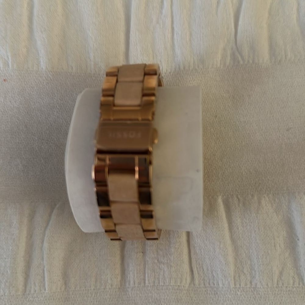 Fossil Rose Gold Watch - Picture 2 of 3